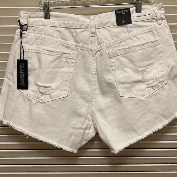 21. Blank NYC Hi Rise Rigid Distressed Shorts in White, Size 31 - Picture 11 of 16